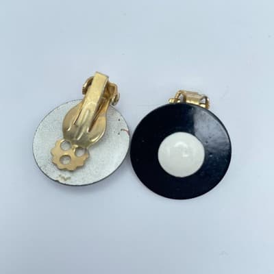 Vintage Gold-Tone Pop Art Monochrome Enamel Button Button Stud Clip-On Earrings - Thumbnail 2