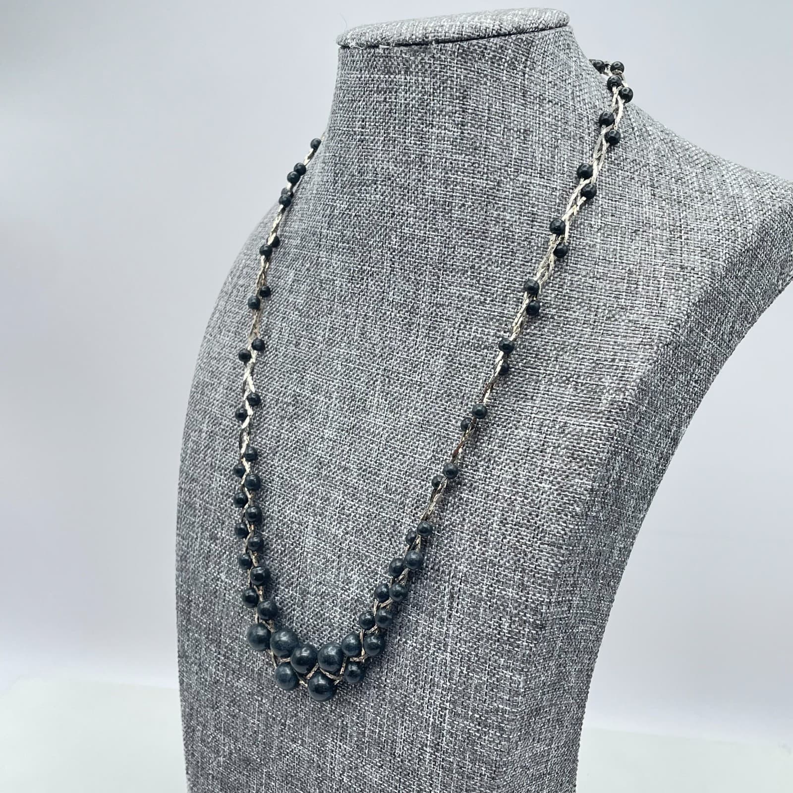 Vintage 80s 90s Black Faux Pearl Hematite Zig Zag Bead Necklace Gold Tone Clasp - Thumbnail 5