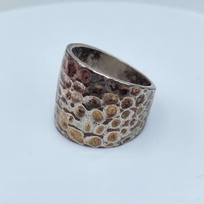 Artisanal Silver-Tone Hammered Fossil-Pattern Textured Patina Finish Wide Ring - Thumbnail 2