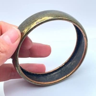 VTG Gold-Tone Hammered Metal Patina Finish Wide Cuff Bangle Stacking Bracelet - Thumbnail 4