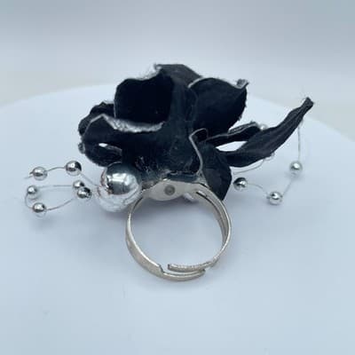 Gothic Glamour Dark Gray Artisan Metal Fring Sinamay Rose Flower Cocktail Ring - Thumbnail 6