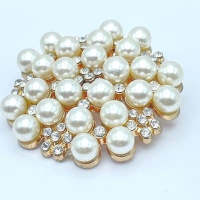 Gold-Tone Cluster Mother of Pearls Rhinestone Embellished Flower-Shaped Brooch - Thumbnail 4