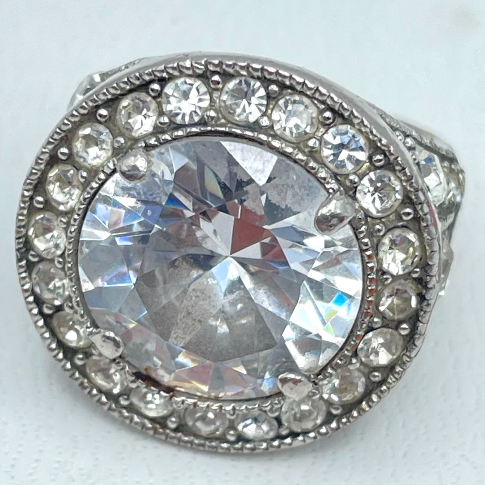 Vintage Silver-Tone Round Faceted Glass Rhinestone Center Embellished Halo Ring - Thumbnail 2