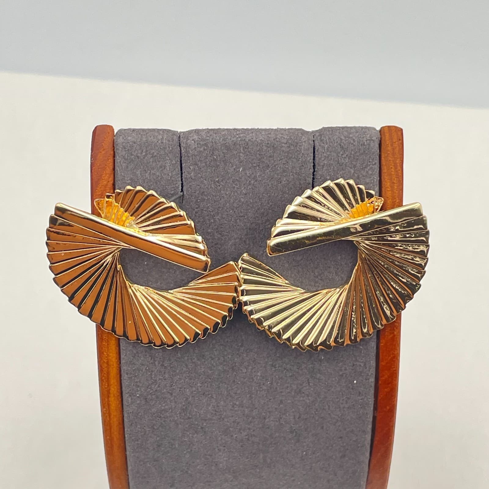 Vintage 80s Gold Tone Abstract Ribbon Fan Statement Dangle Earrings Jewelry - Thumbnail 7