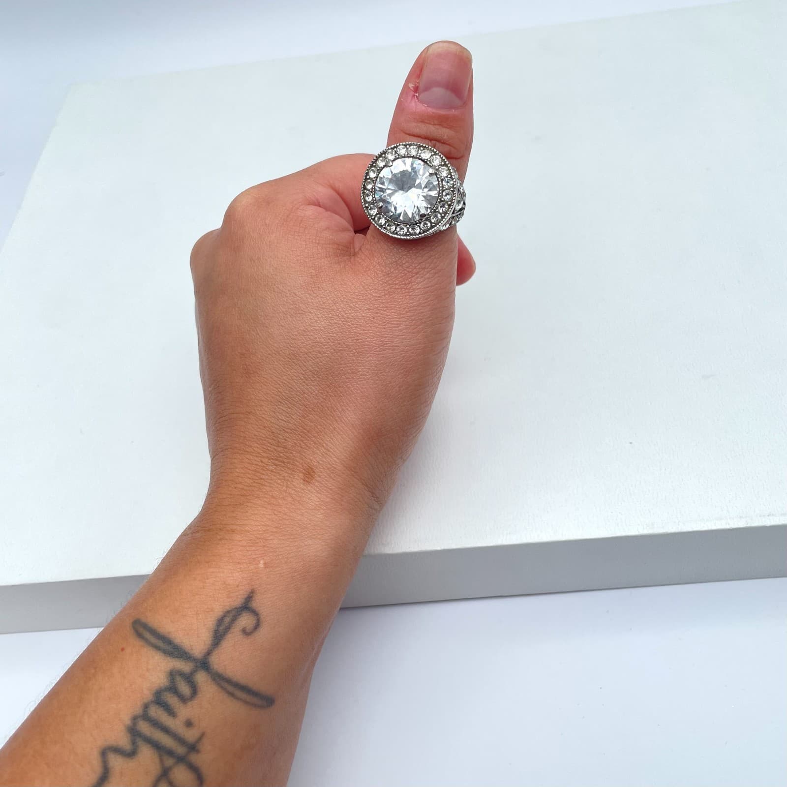 Vintage Silver-Tone Round Faceted Glass Rhinestone Center Embellished Halo Ring - Thumbnail 6