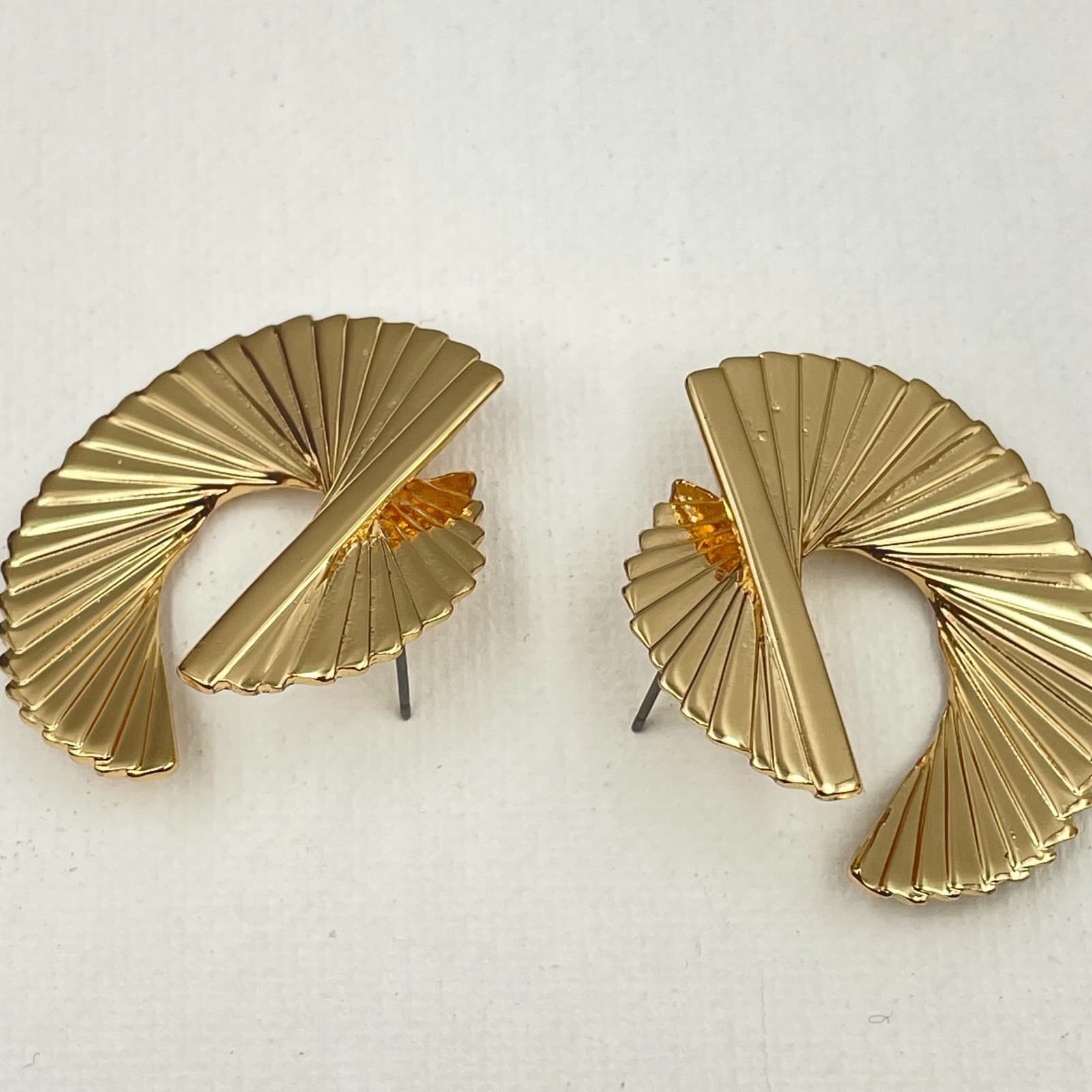 Vintage 80s Gold Tone Abstract Ribbon Fan Statement Dangle Earrings Jewelry - Thumbnail 5