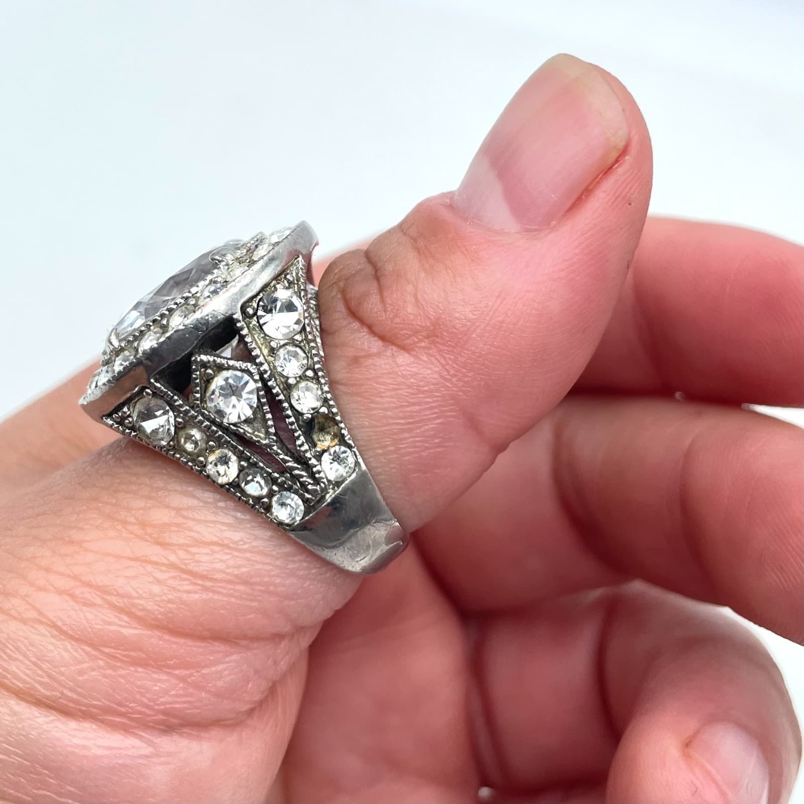 Vintage Silver-Tone Round Faceted Glass Rhinestone Center Embellished Halo Ring - Thumbnail 5
