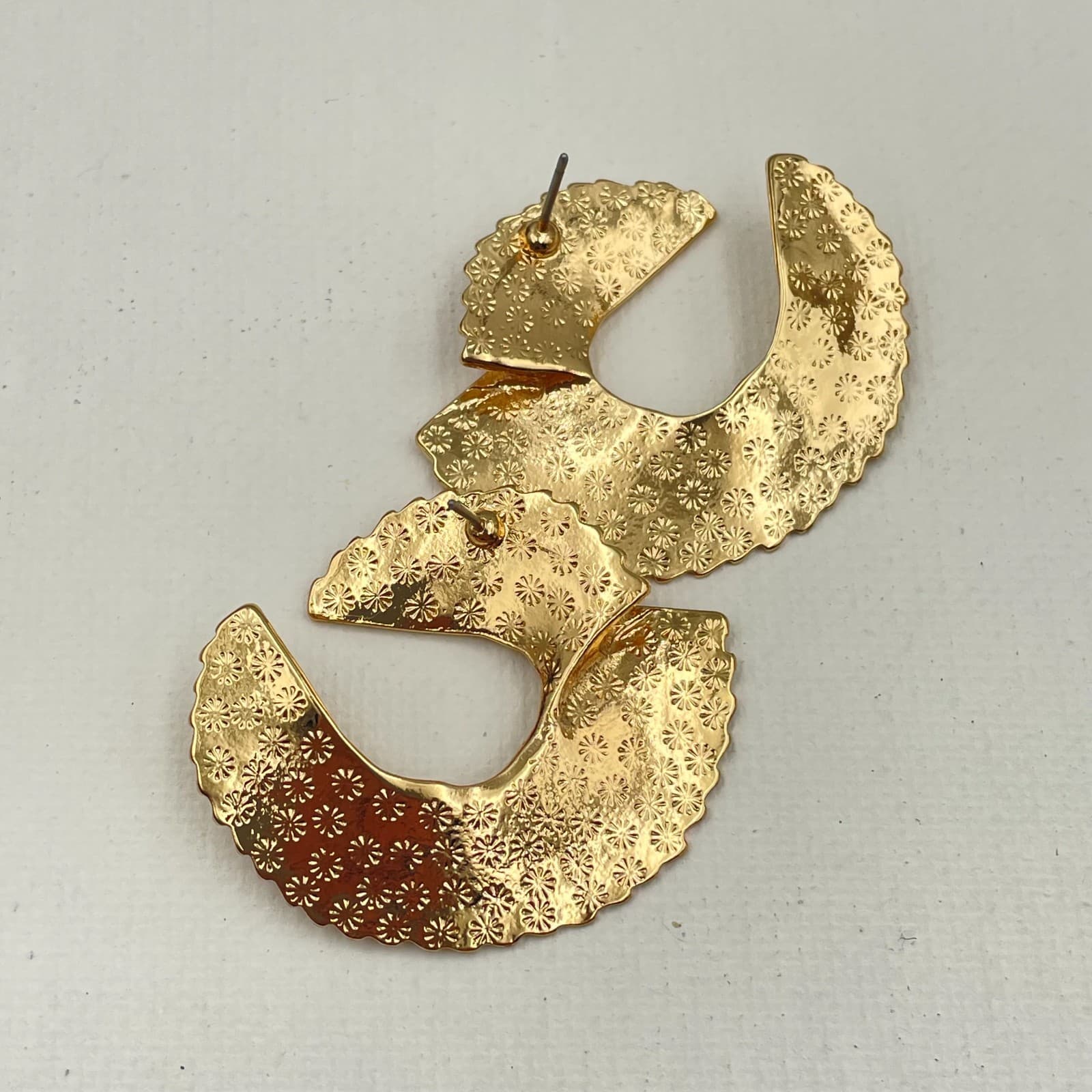 Vintage 80s Gold Tone Abstract Ribbon Fan Statement Dangle Earrings Jewelry - Thumbnail 3