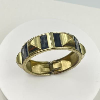 Vintage 80s Gold Tone Black Enamel Pyramid Stud Hinge Bangle Bracelet Fashion - Thumbnail 6
