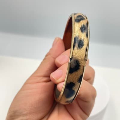 Vintage 90s Leopard Print Bangle Bracelet Gold Tone Boho Classic Fashion Jewelry - Thumbnail 5