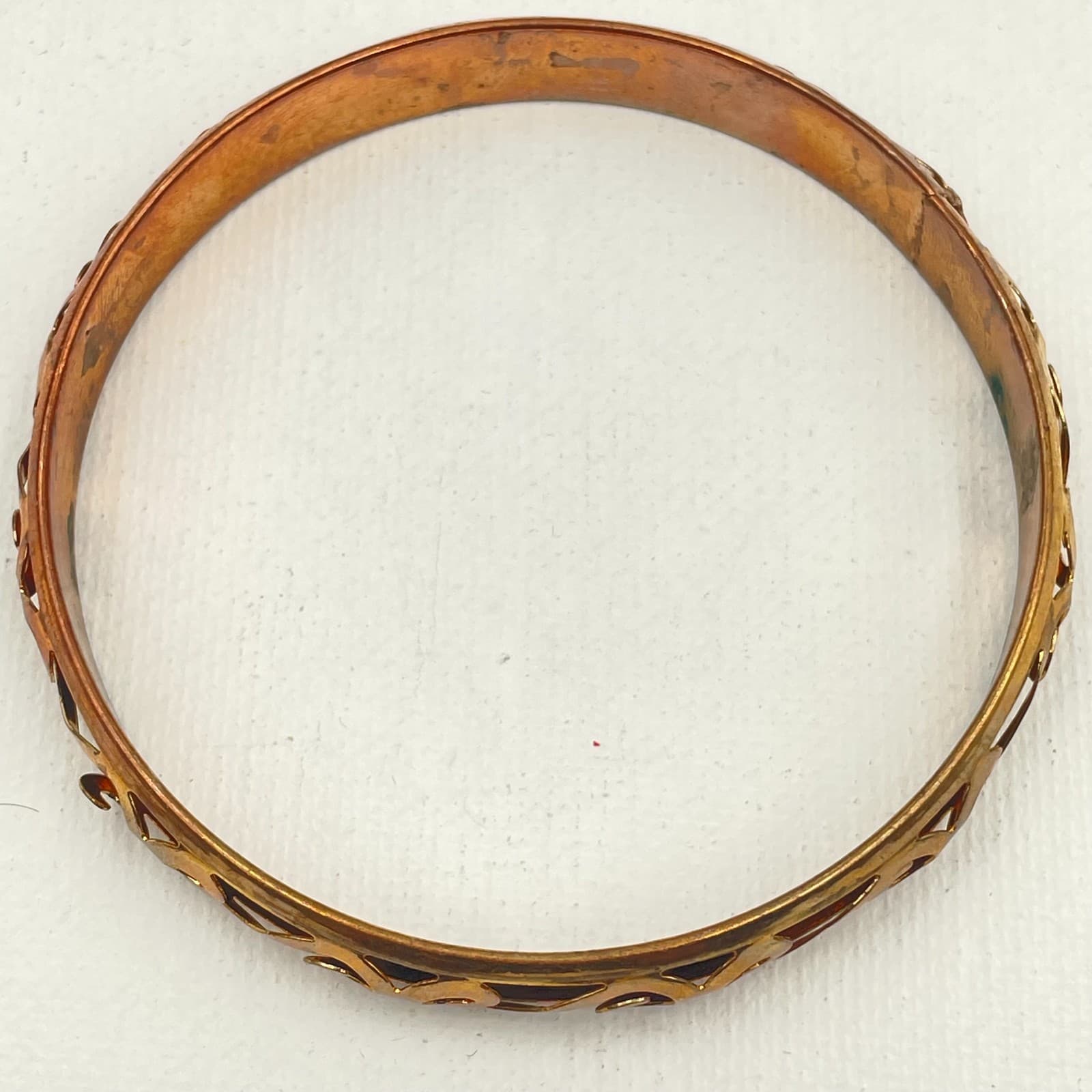 Vintage 80s Gold Tone Filigree Bangle Bracelet Scroll Cutout Boho Estate Jewelry - Thumbnail 2