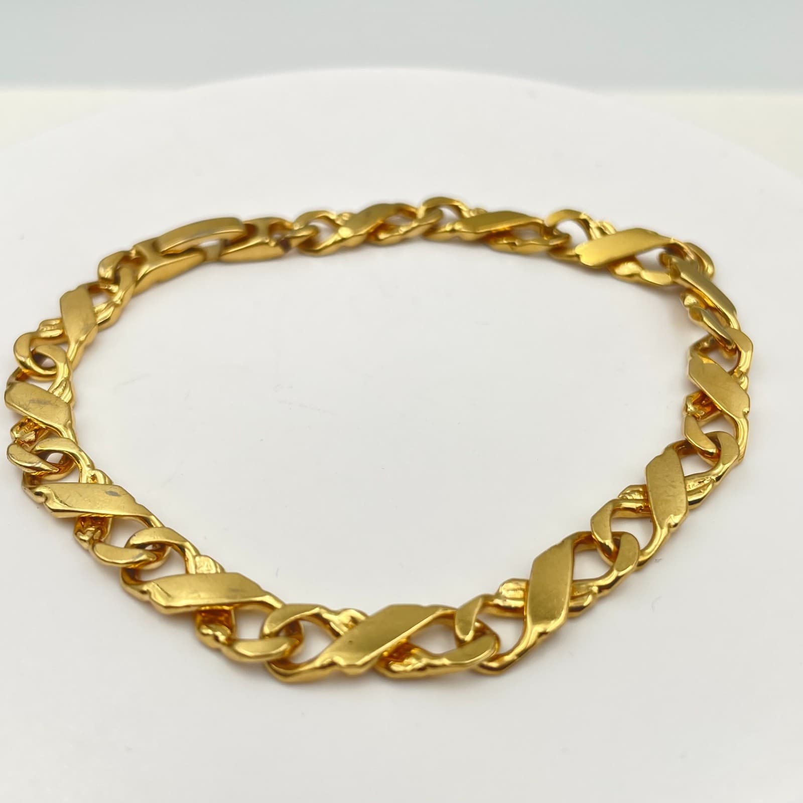 Vintage 90s Gold Tone Infinity Link Chain Bracelet Statement Women's Jewelry - Thumbnail 2