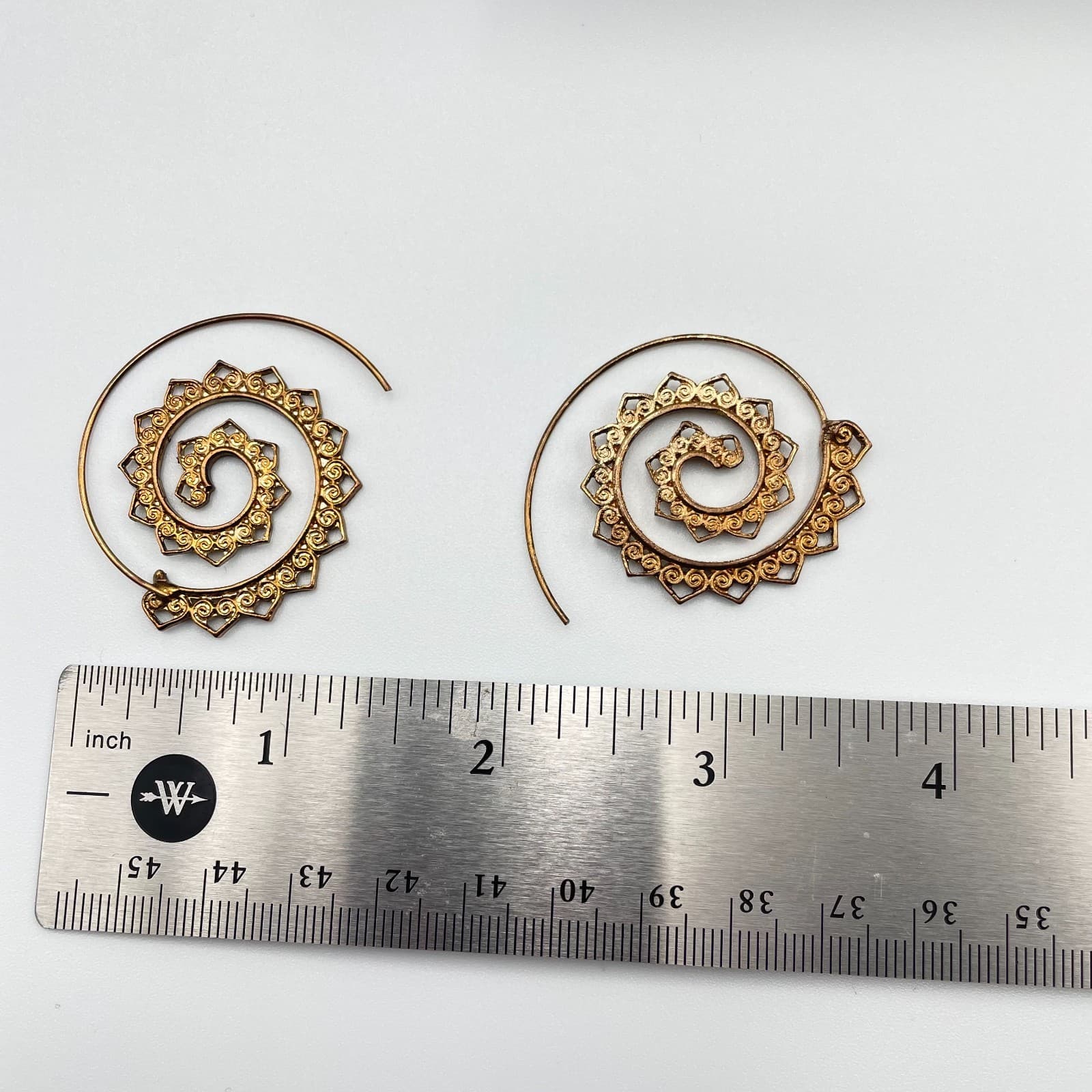 Vintage 90s Gold Tone Spiral Hoop Earrings Boho Filigree Mandala Sun Swirl - Thumbnail 8