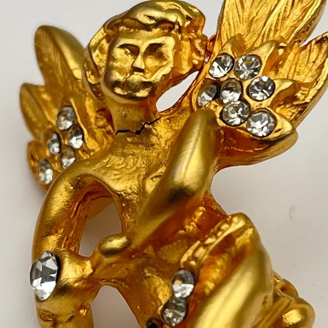 Vintage 90s Gold Tone Cherub Angel Brooch Pin Glass Accents Cupid Wings Jewelry - Thumbnail 3