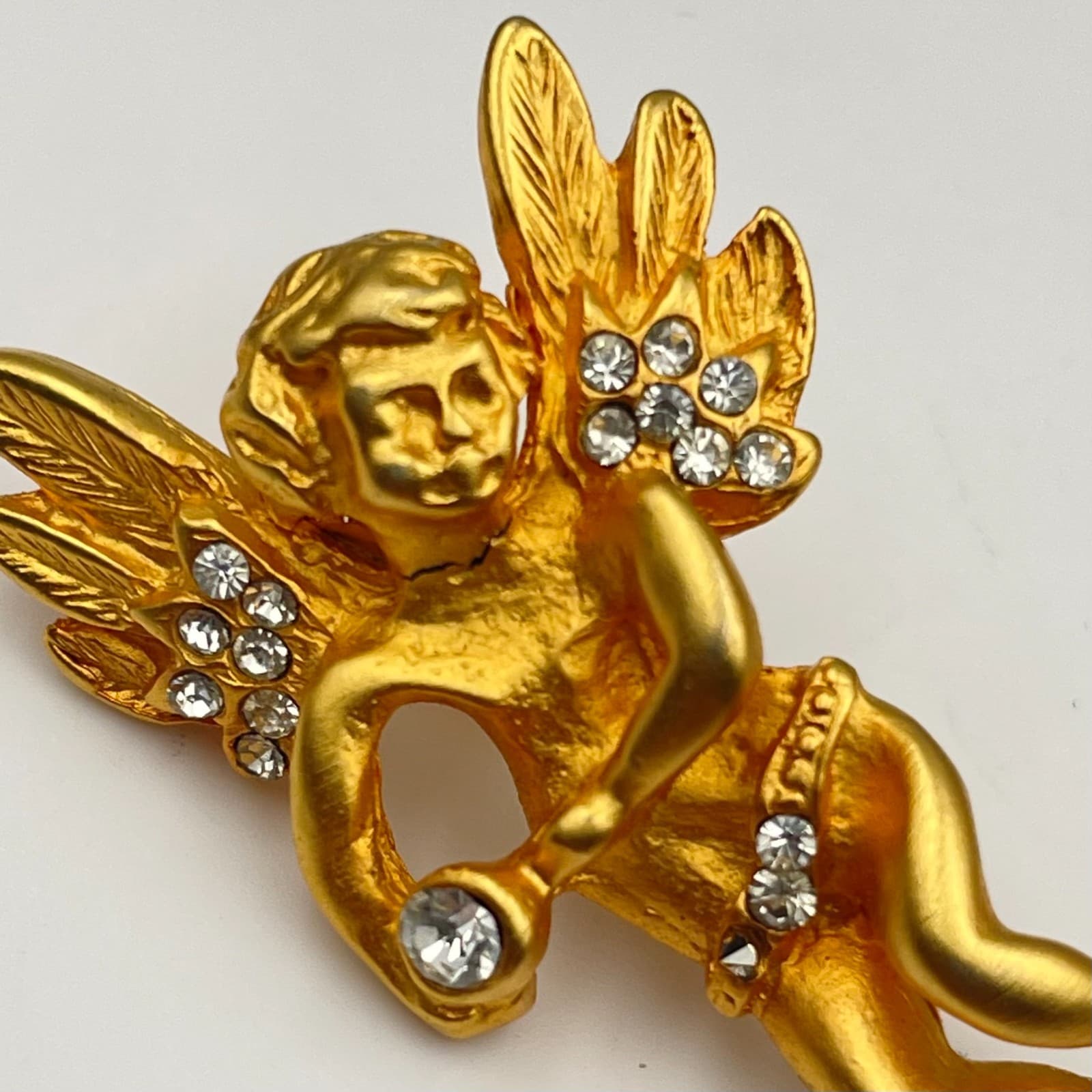 Vintage 90s Gold Tone Cherub Angel Brooch Pin Glass Accents Cupid Wings Jewelry - Thumbnail 2