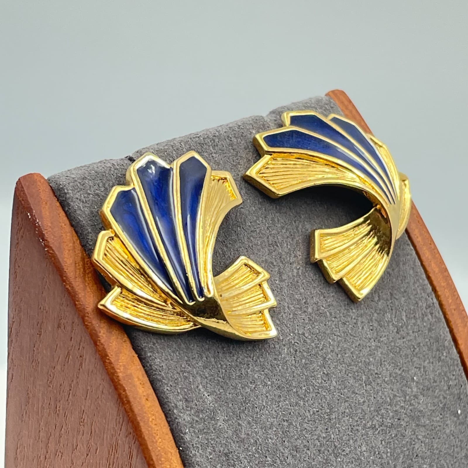 Vintage 80s Gold Tone Blue Enamel Art Deco Fan Stud Earrings Fashion Jewelry - Thumbnail 6
