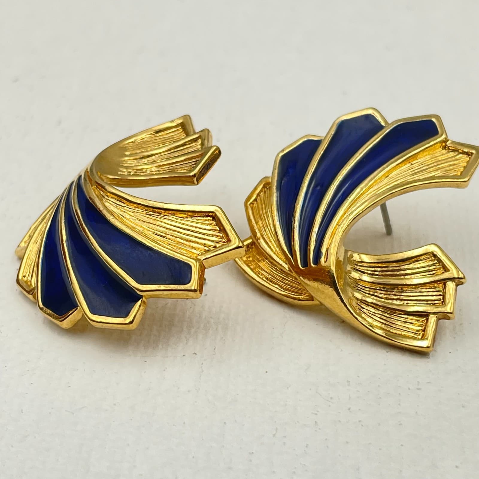 Vintage 80s Gold Tone Blue Enamel Art Deco Fan Stud Earrings Fashion Jewelry - Thumbnail 2