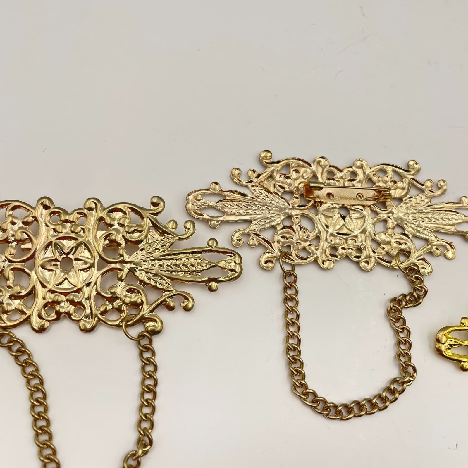 Vintage 80s Filigree Stacking Brooch Chain Adidas Bernadine Traditional Jewelry - Thumbnail 6