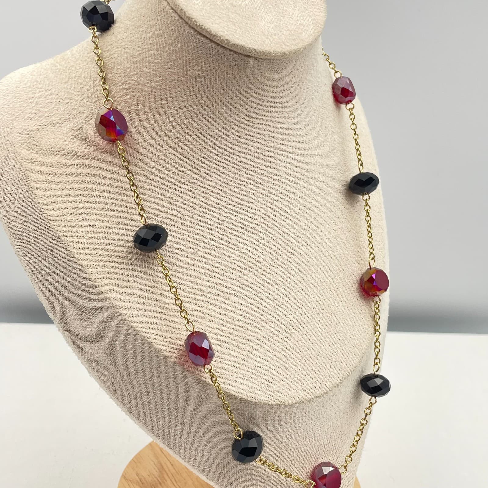 Vintage Y2K Gold Tone Red Black Faceted Bead Necklace Chain Statement Jewelry - Thumbnail 6