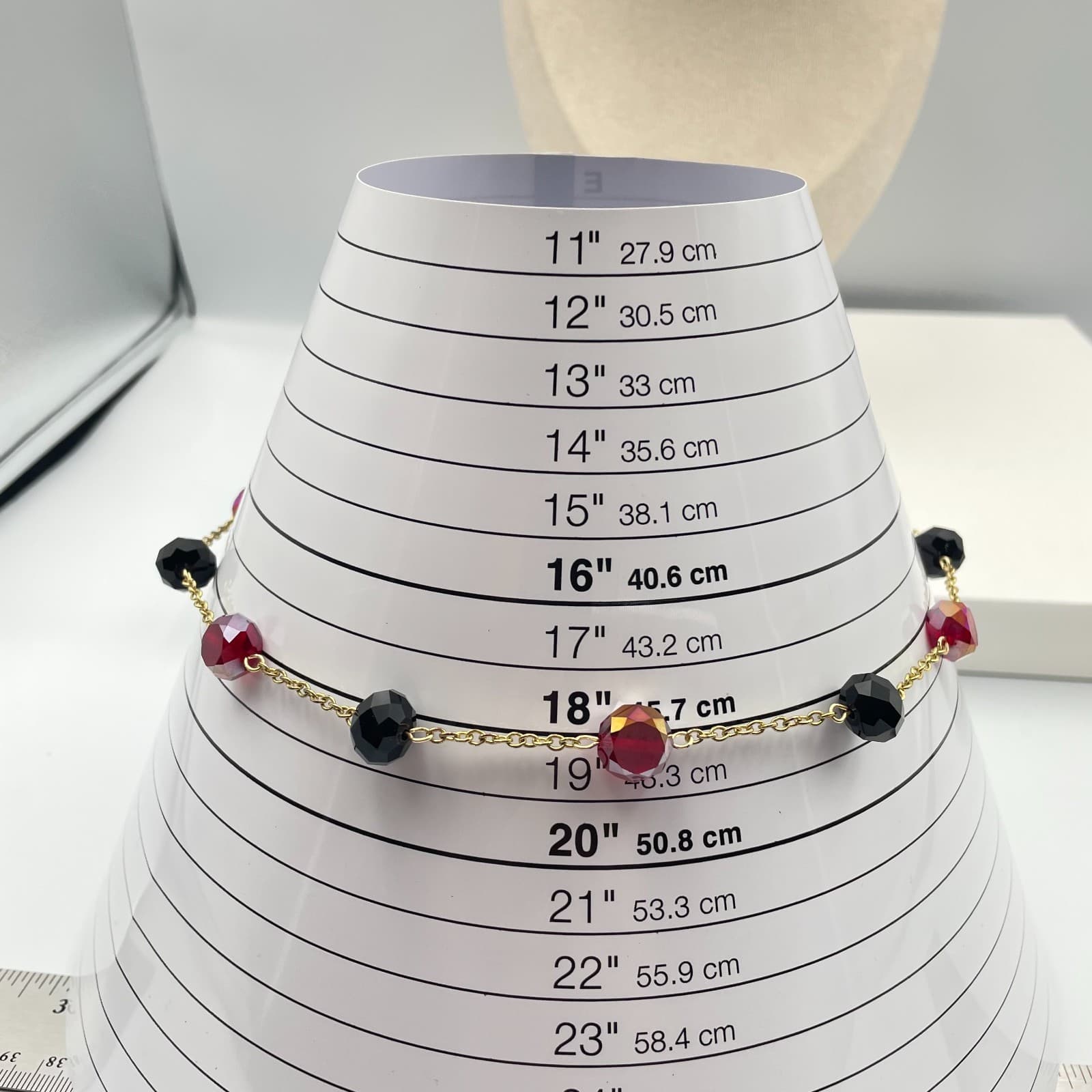 Vintage Y2K Gold Tone Red Black Faceted Bead Necklace Chain Statement Jewelry - Thumbnail 8