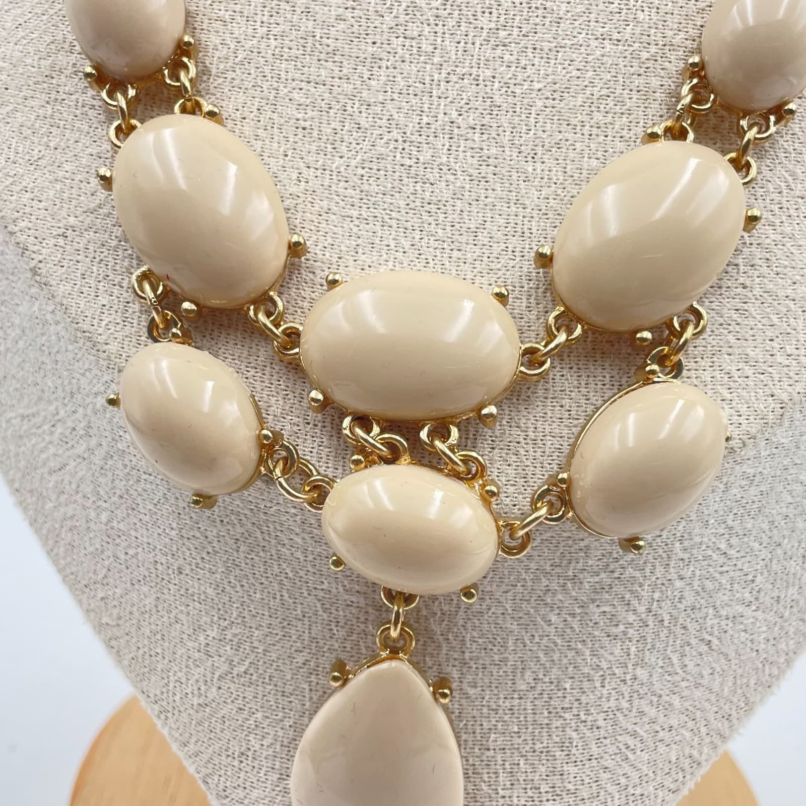 Vintage Style Cream Chunky Statement Necklace Gold Tone Bib Pendant Bold Jewelry - Thumbnail 3