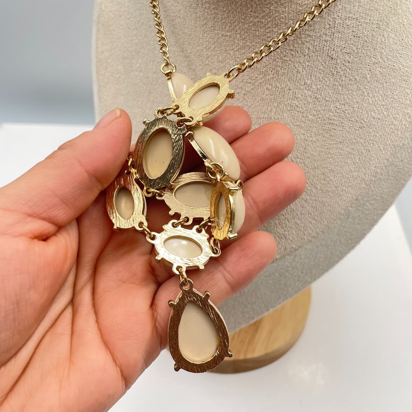 Vintage Style Cream Chunky Statement Necklace Gold Tone Bib Pendant Bold Jewelry - Thumbnail 6