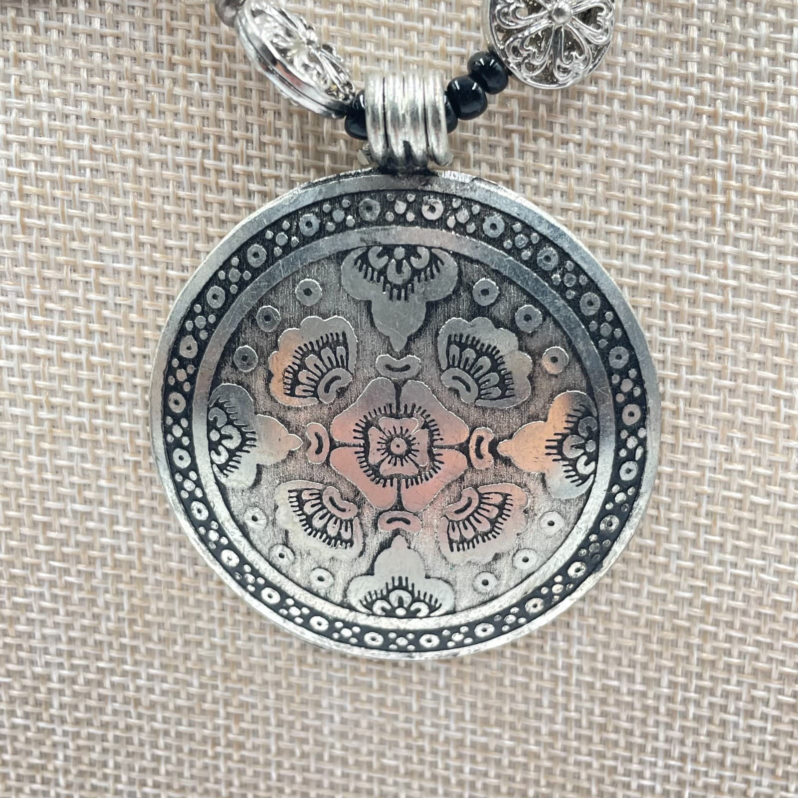 VTG Ethnic Statement Necklace Black Onyx Glass Large Floral Medallion Pendant - Thumbnail 4