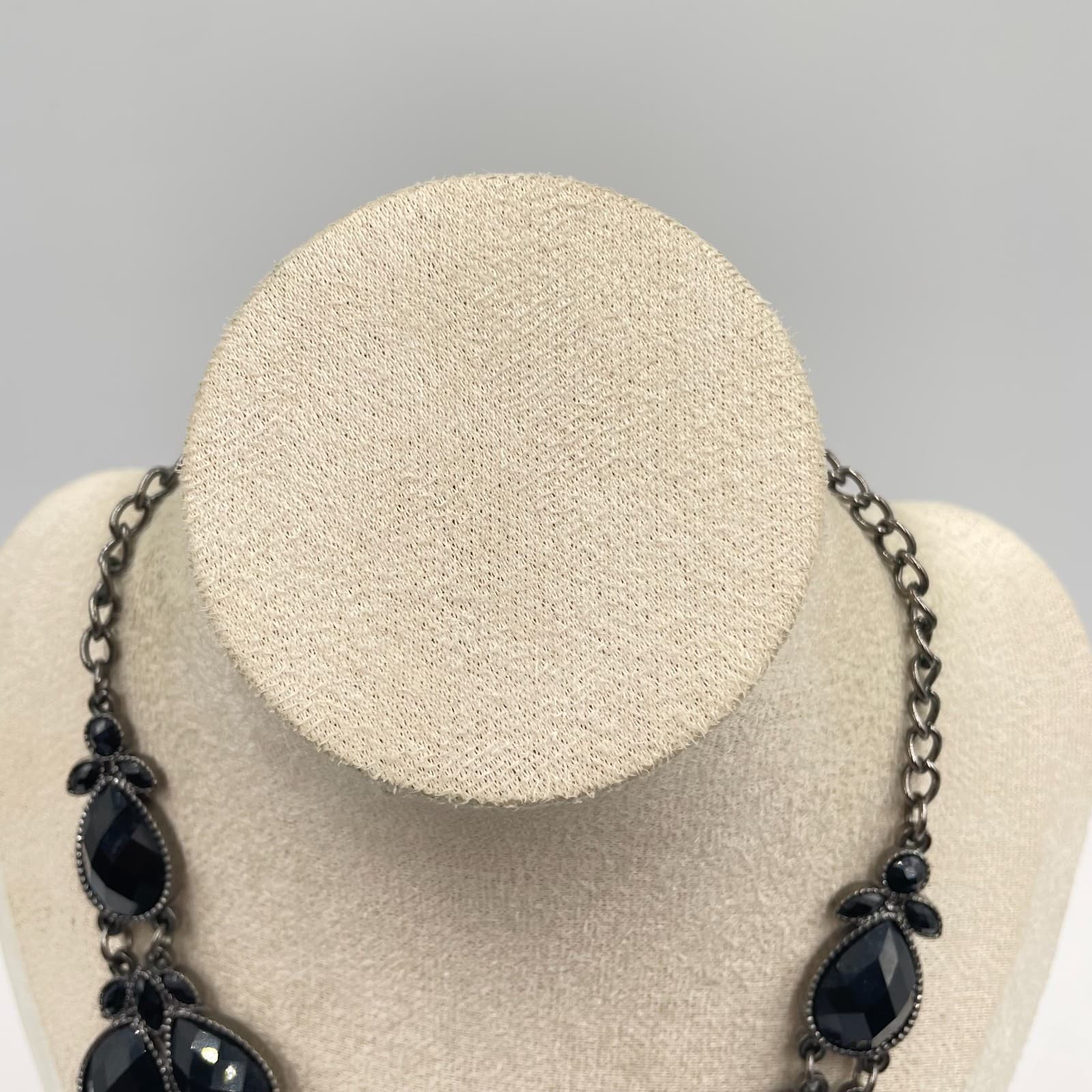 Vintage Statement Necklace Gunmetal Tone Black Faceted Teardrop Bib Cluster - Thumbnail 2