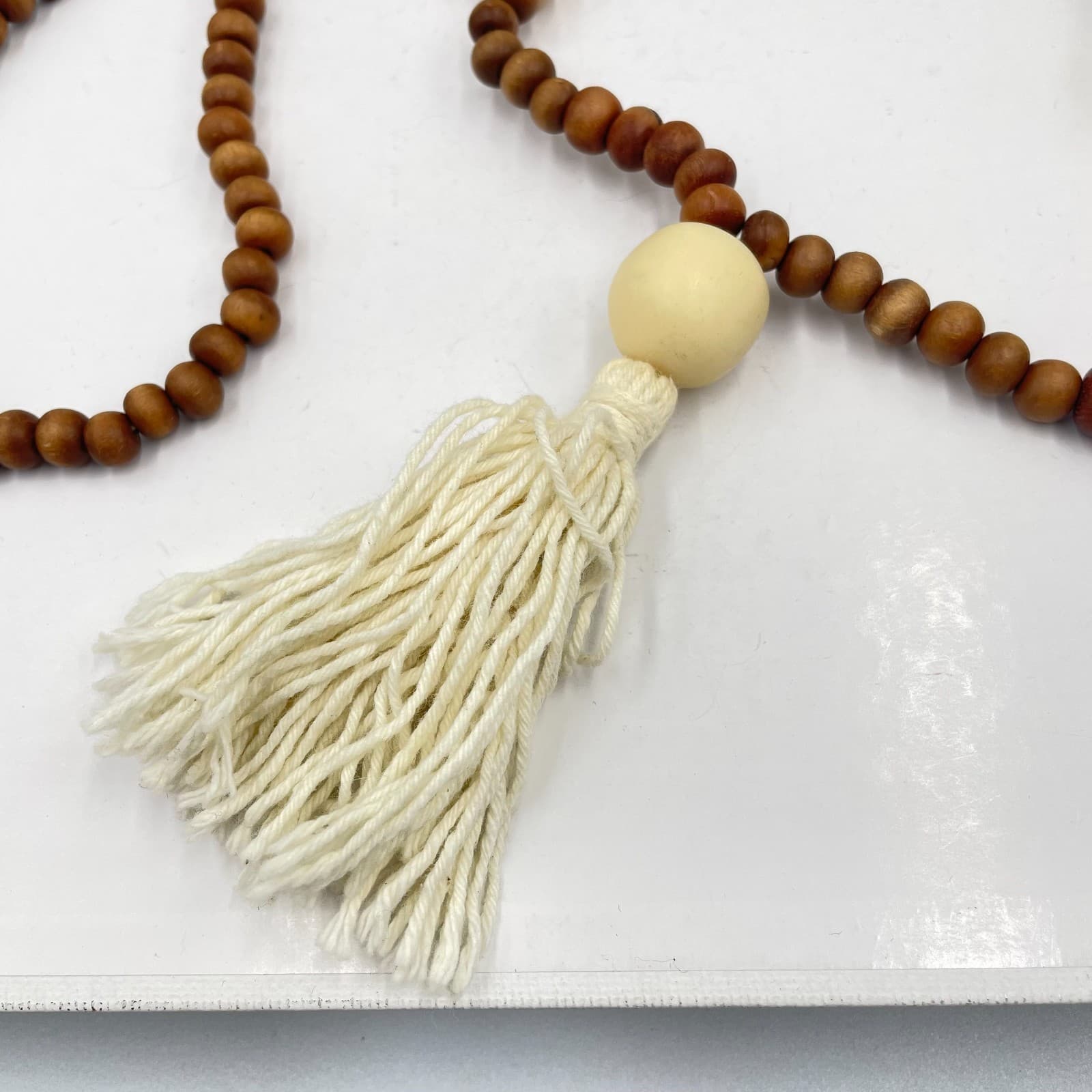 VTG Wood Bead Necklace Boho Cream Chunky Resin Statement Tassel Waxed Cord 32" - Thumbnail 3