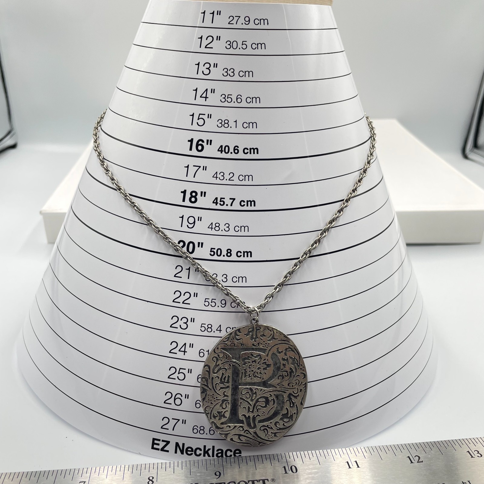 Vintage Silver Tone Initial B Pendant Necklace Large Round Filigree Scroll Boho - Thumbnail 8