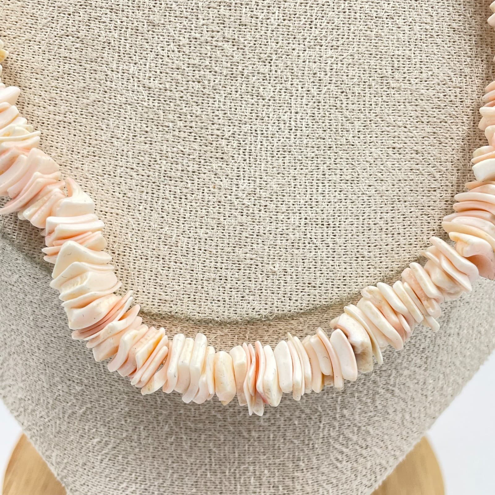 Vintage Pink Heishe Shell Necklace Natural Sea Shell Chip Bead Barrel Clasp - Thumbnail 3