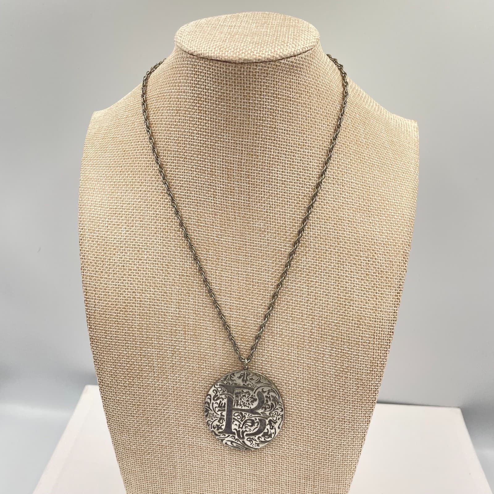 Vintage Silver Tone Initial B Pendant Necklace Large Round Filigree Scroll Boho - Thumbnail 2