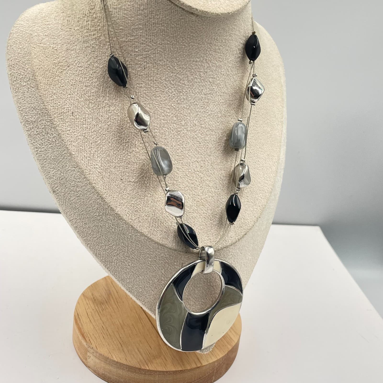 VTG New York & Co Multi-Strand Statement Necklace Silver Tone Enamel Pendant 19" - Thumbnail 5