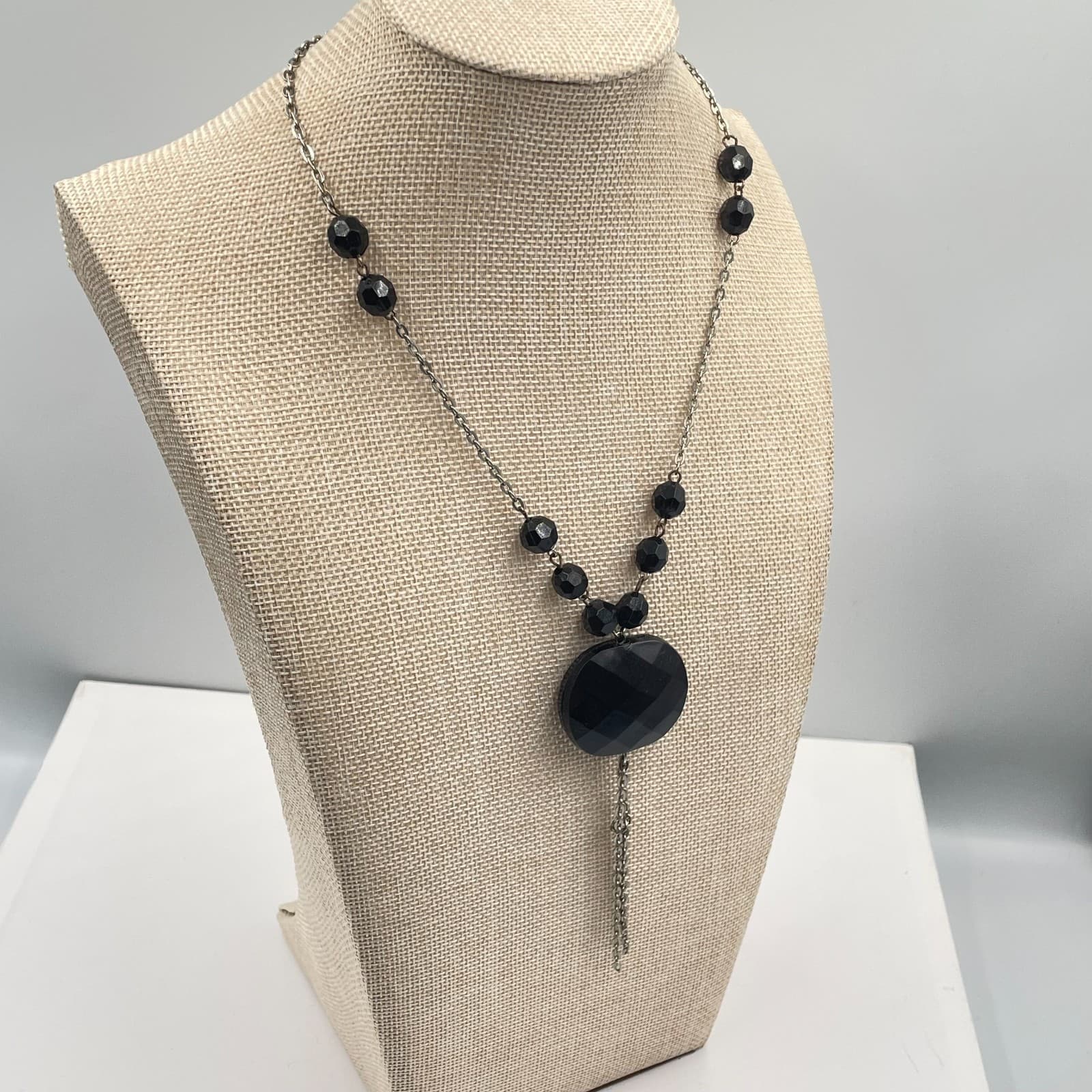 Vintage Deco Style Black Faceted Glass Onyx Pendant Necklace Silver Tone Tassle - Thumbnail 4