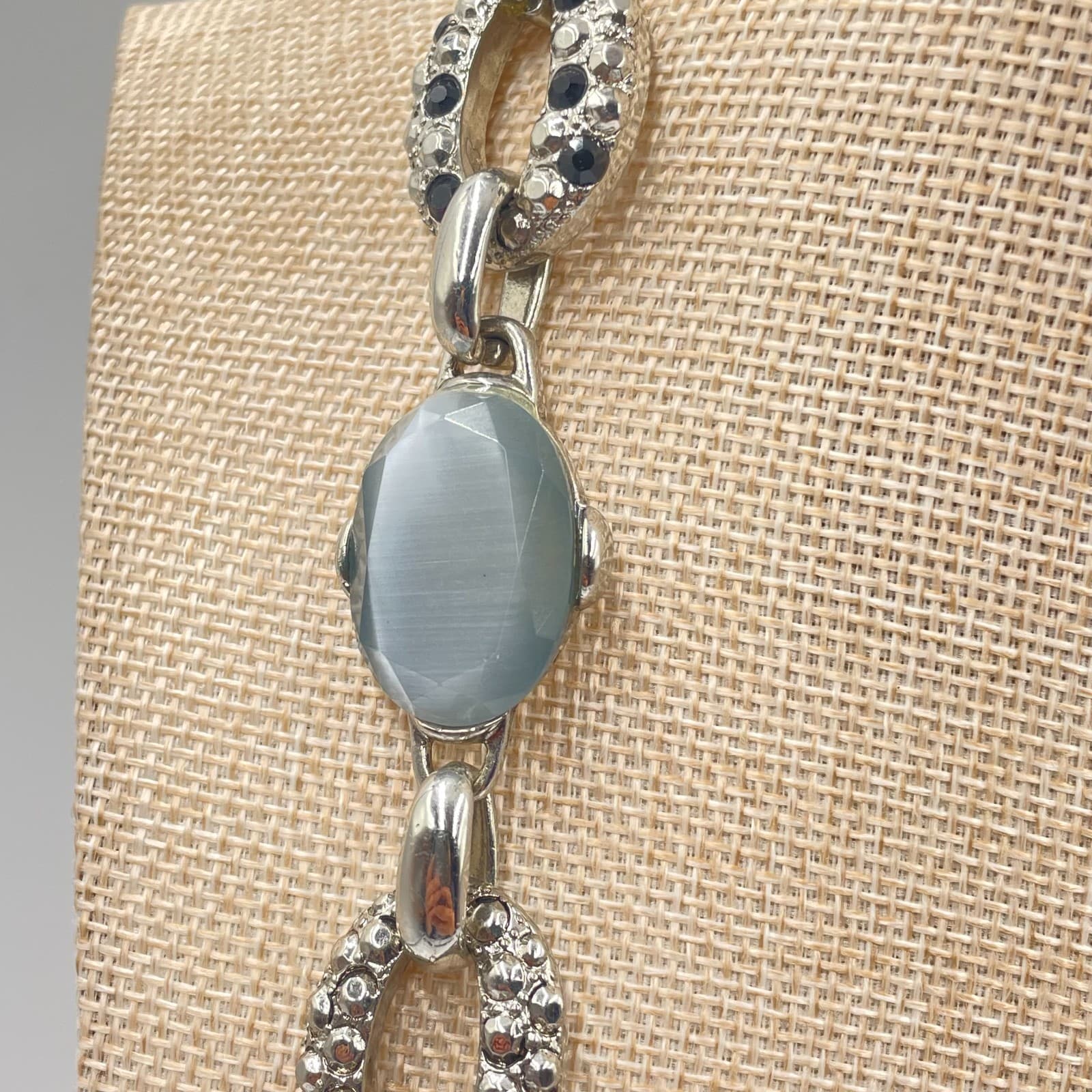 Vintage Silver Tone Station Necklace Blue Grey Cat Eye Stone Textured Links - Thumbnail 3