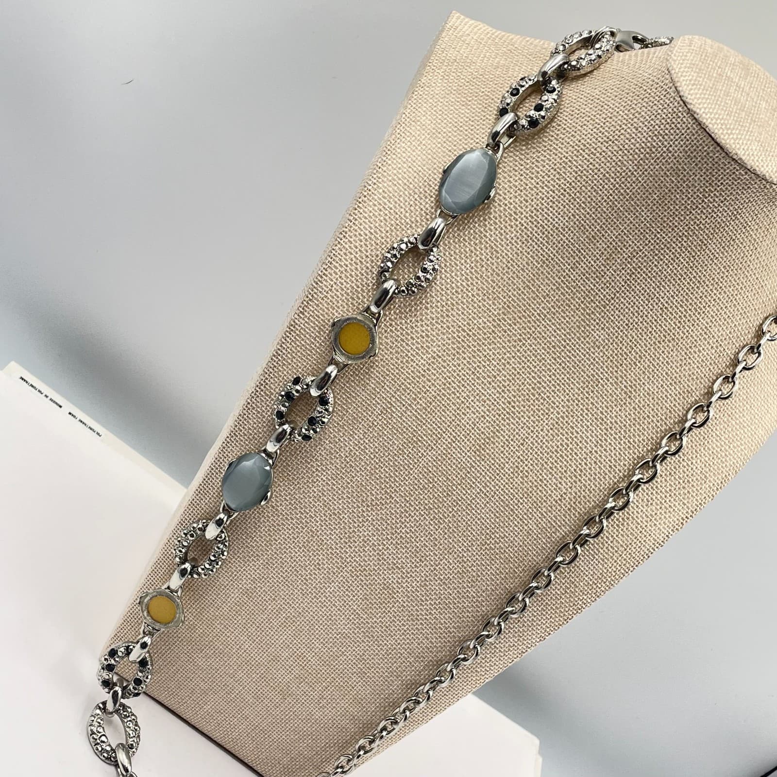 Vintage Silver Tone Station Necklace Blue Grey Cat Eye Stone Textured Links - Thumbnail 5