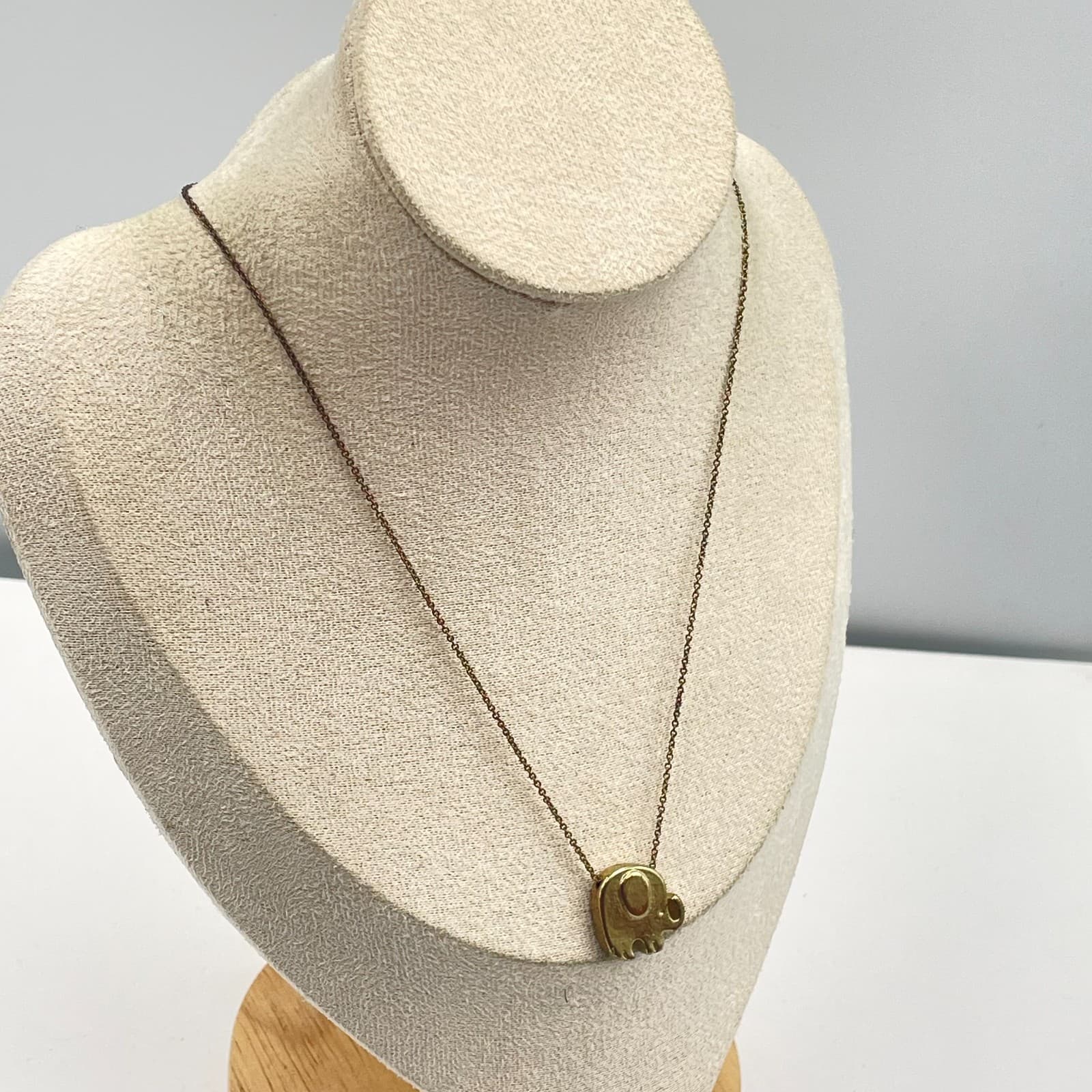 Vintage Elephant Pendant Necklace Gold Tone Minimalist Animal Charm Dainty Chain - Thumbnail 4