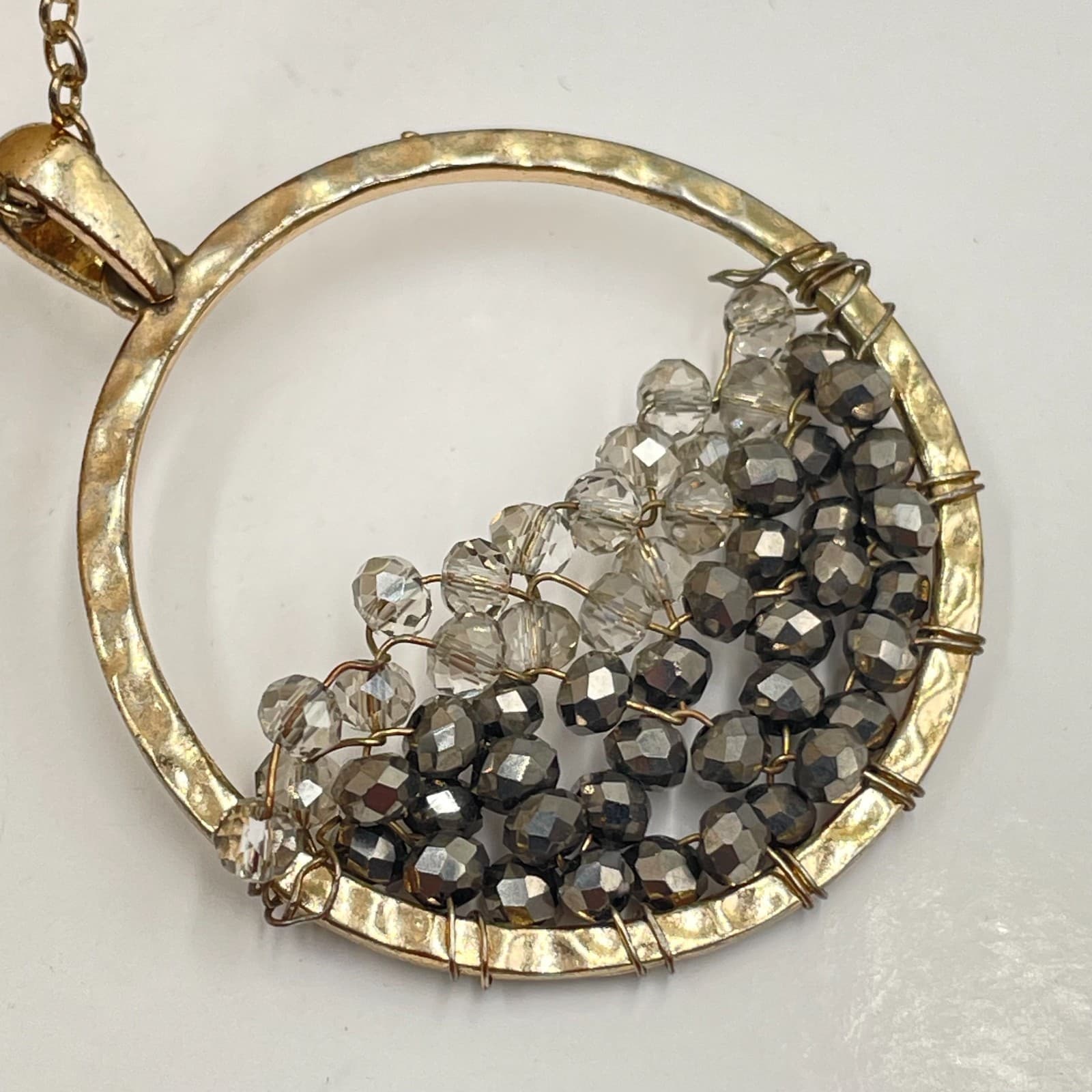 VIntage Boho Hammered Gold Circle Pendant Necklace Gray Beaded Wire Wrapped 18” - Thumbnail 7