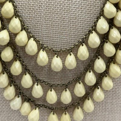 VTG Multi Strand Cream Teardrop Bead Necklace Antique Brass Tone Statement Bib - Thumbnail 6