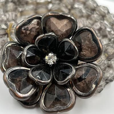 VTG Smoky Gray Faceted Bead Wrap Bracelet Large Flower Rhinestone Center Stretch - Thumbnail 3