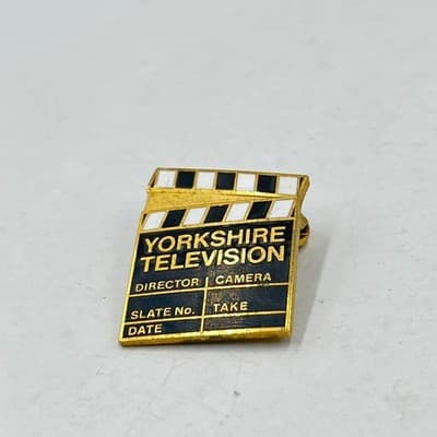 Vintage Yorkshire Television Clapperboard Enamel Pin Badge YTV Media Memorabilia - Thumbnail 2