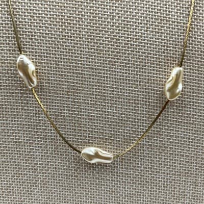 Vintage Gold Tone Snake Chain Necklace with 3 Organic Baroque Faux Creamy Pearls - Thumbnail 3