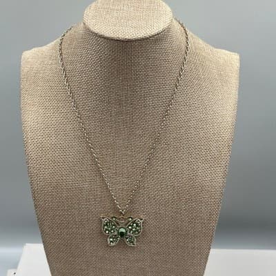 VTG Silver Tone Green Crystal Butterfly Pendant Necklace Chain Sparkling Nature - Thumbnail 5