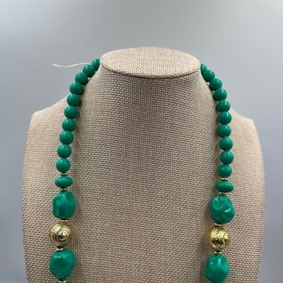 Vintage Green Nugget Bead Necklace Gold Tone Filigree Accents Boho Statement - Thumbnail 2
