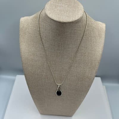 Vintage Silver Tone Teardrop Pendant Necklace Black Cabochon Snake Chain Jewelry - Thumbnail 3