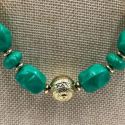 Vintage Green Nugget Bead Necklace Gold Tone Filigree Accents Boho Statement - Thumbnail 4