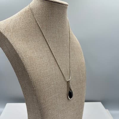 Vintage Silver Tone Teardrop Pendant Necklace Black Cabochon Snake Chain Jewelry - Thumbnail 4
