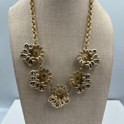 Vintage Daisy Floral Cluster Statement Necklace Gold Tone Gray White Petal Boho - Thumbnail 5