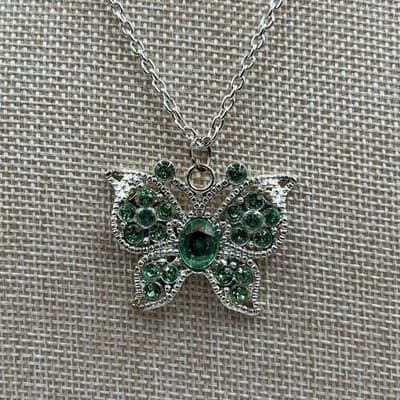 VTG Silver Tone Green Crystal Butterfly Pendant Necklace Chain Sparkling Nature - Thumbnail 3