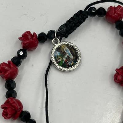 Vintage Religious Red Rose Bud Bead Bracelet Our Lady of Lourdes Medal Cord - Thumbnail 3